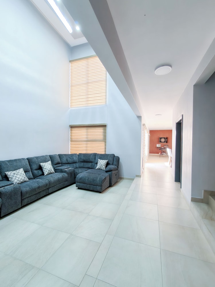San Carlos Apartment