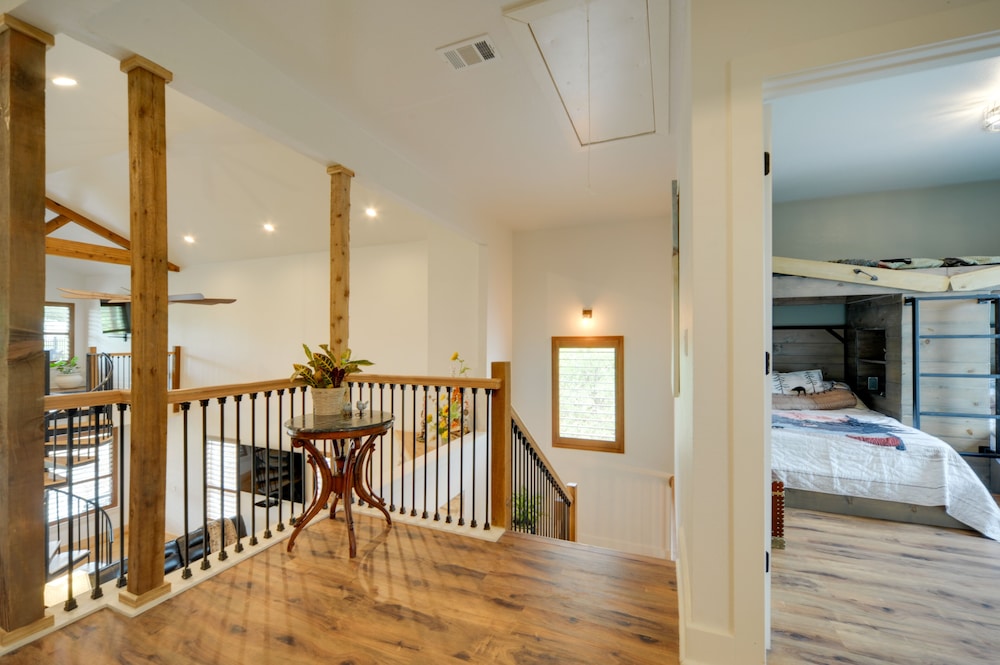 Horseshoe Bay Resort Home 6 Mi to Lake Lbj! - Property Image 22