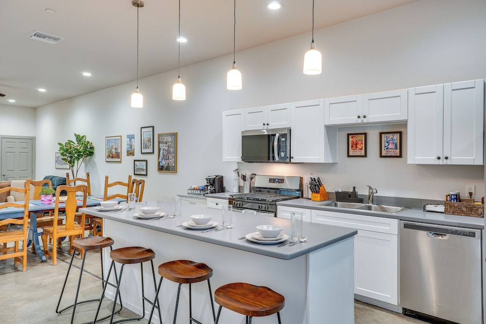 Patio & Shared Hot Tub: Tucson Fourplex Townhome!