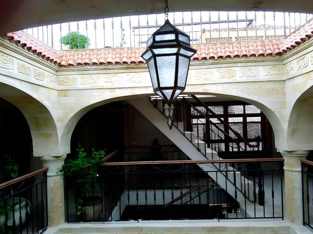 Al Madina Hotel