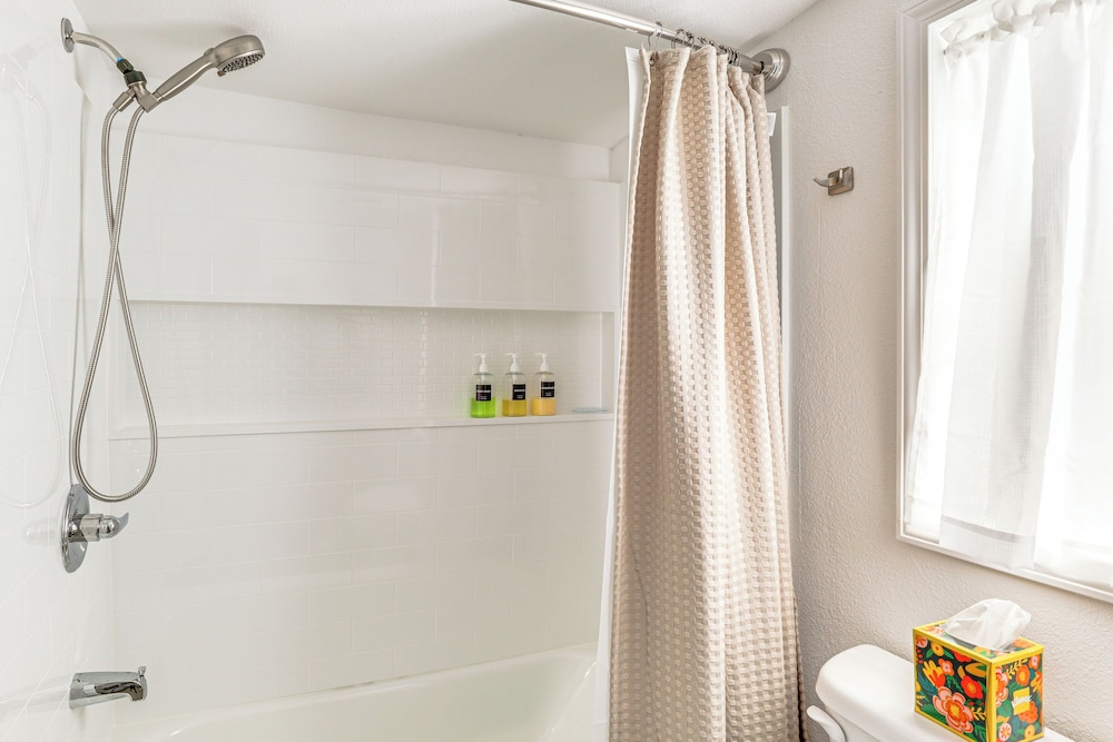 < 1 Mi to Enmu: Pet-friendly Home in Portales!