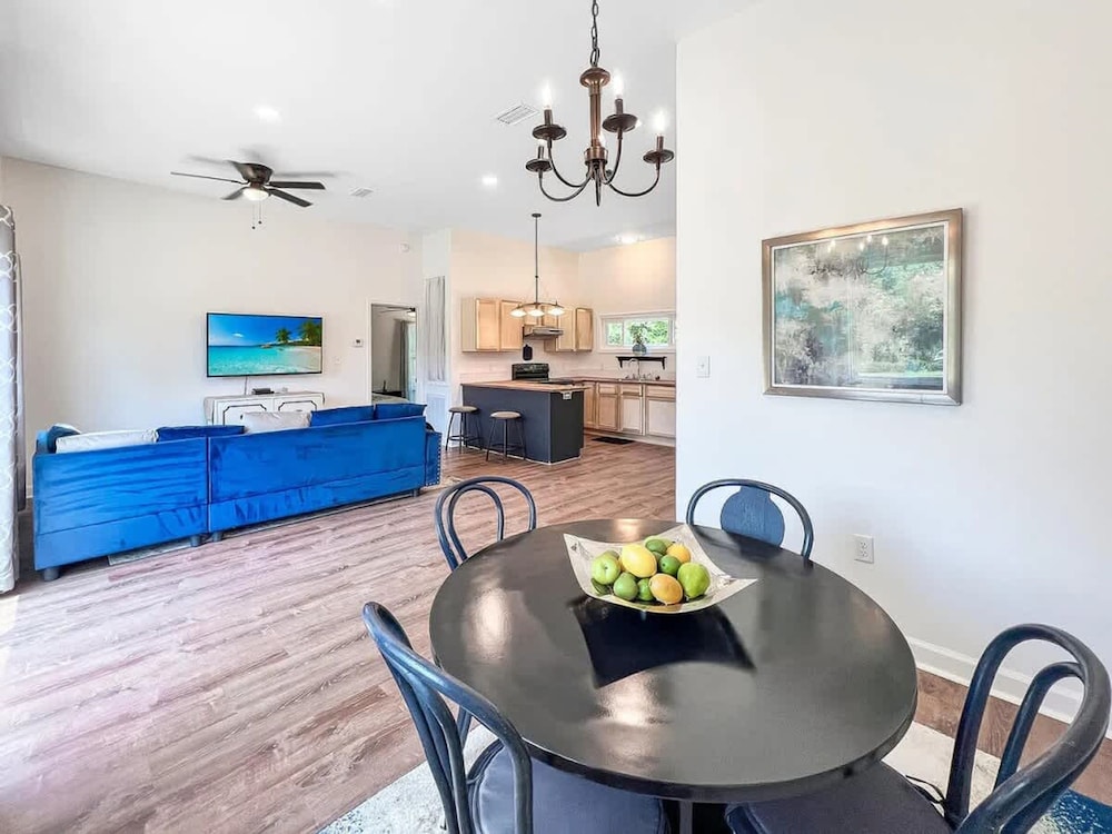 Charming Back House Min From Shopping Beaches
