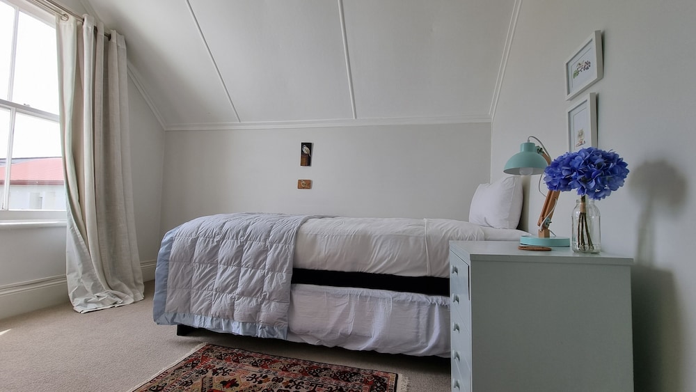 Timeless Heritage Grey Lynn 2BR Beauty view 5