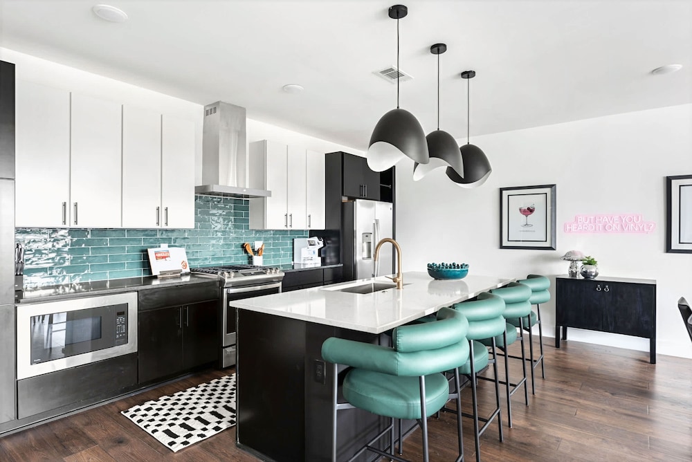 Nashville Escape With Skyline Deck and Hot Tub
