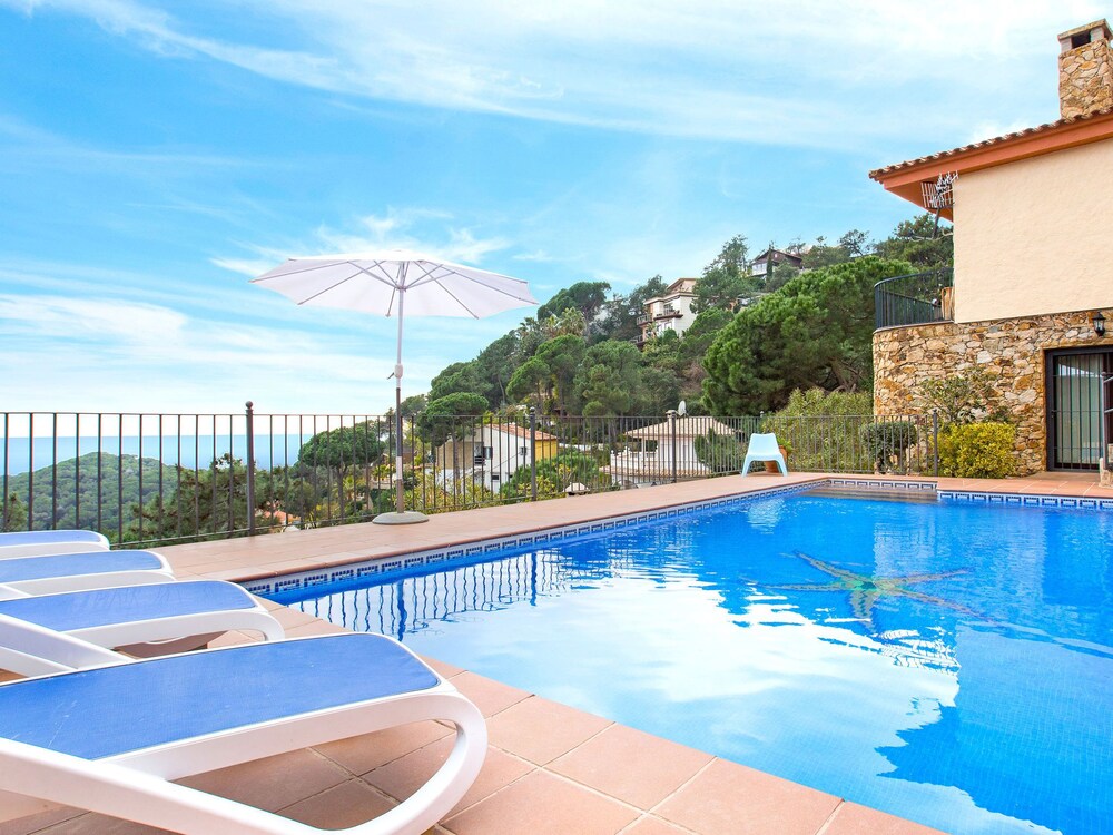 Cozy Villa in Lloret de Mar With Private Swimming Pool