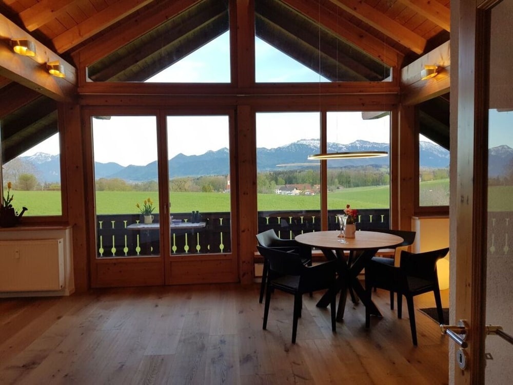 Mountain View Comfortable Holiday Residence