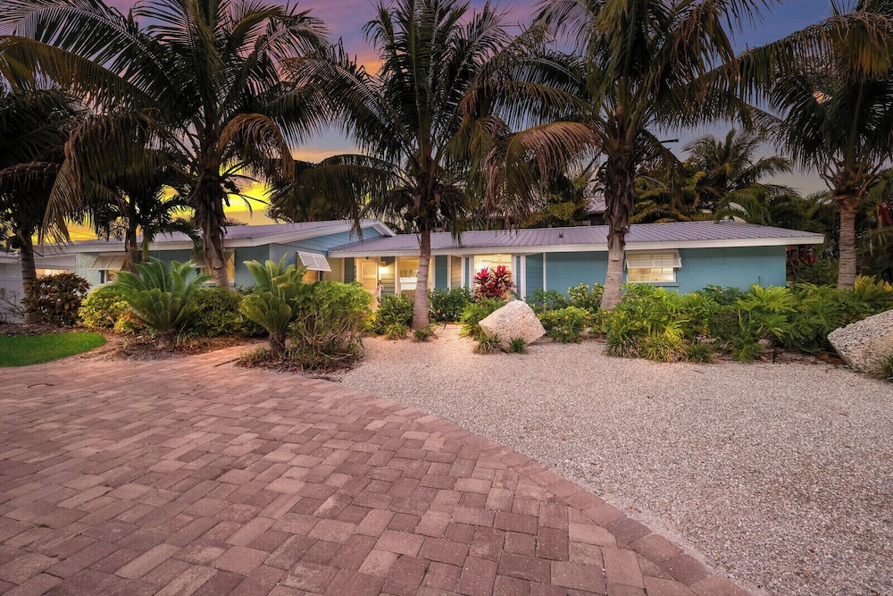Anna Maria Island Blue Bella Bliss - Private Heated Pool