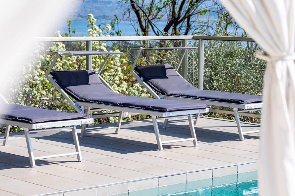 Family Friendly Italian Lakes Holiday Rental With Pool