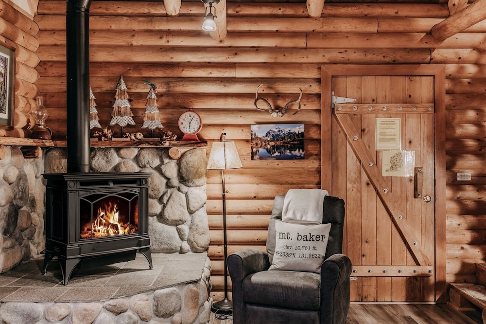 17mbr - Log - Bbq - Pets Ok - Wifi - Sleeps 8 2 Bedroom Home by RedAwning