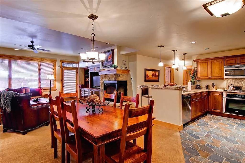 6107 Bear Lodge, Trappeur's Crossing Apartment 3