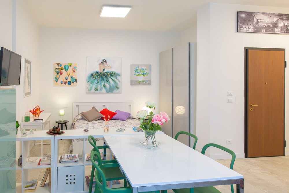 Porta San Felice Homely Studio view 4