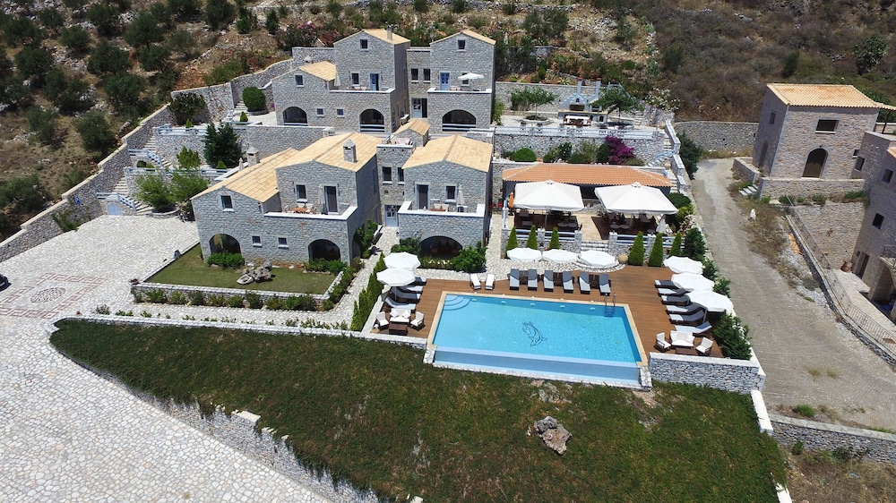 En Plo Luxury Suites