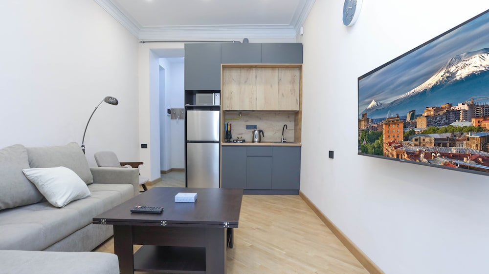 Stay Inn on Abovyan 36-4