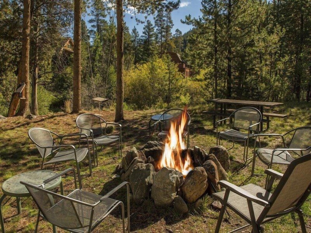 Lazy K Mountain Home 5 Bedroom Holiday home by Key to the Rockies