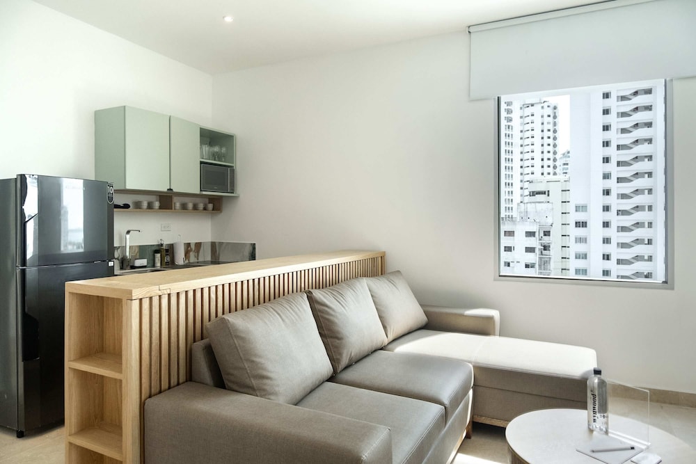 w Trendy 2BR in the Heart of Bocagrande