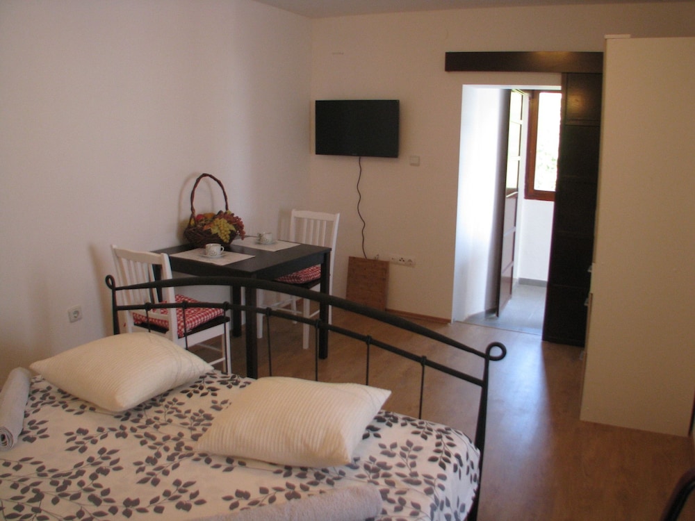 Photo 7