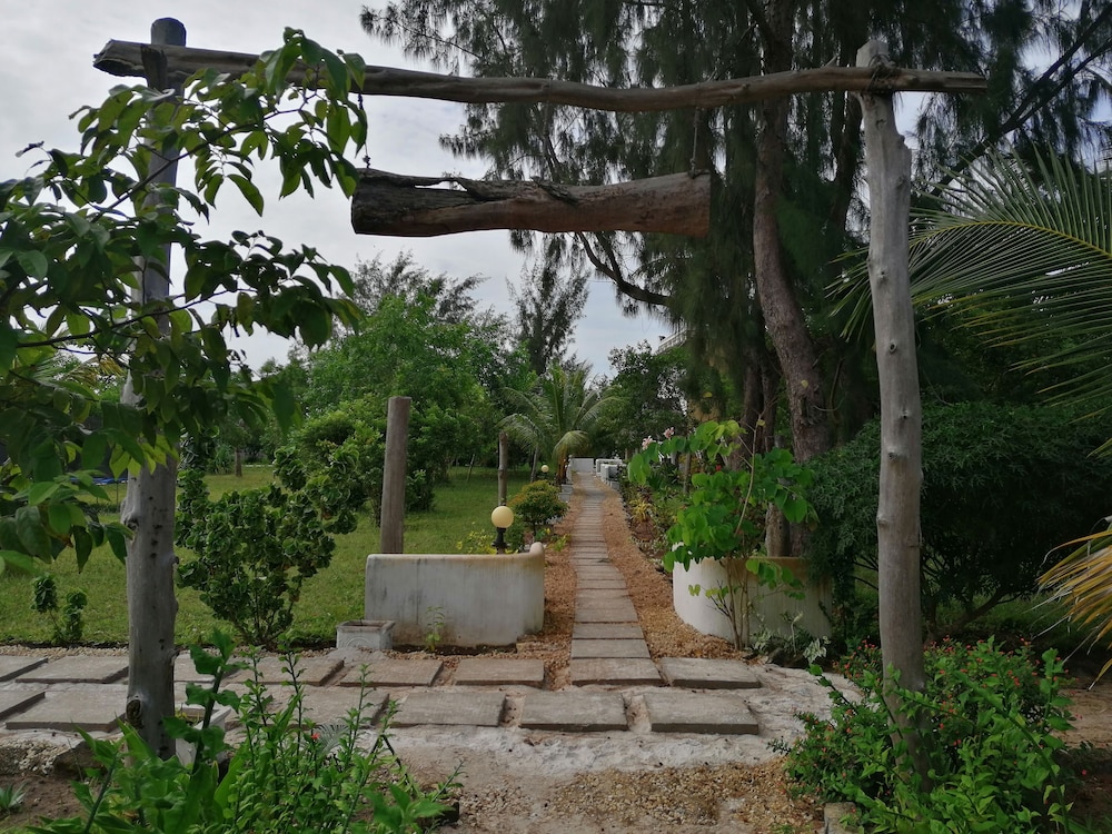 Pemba Paradise