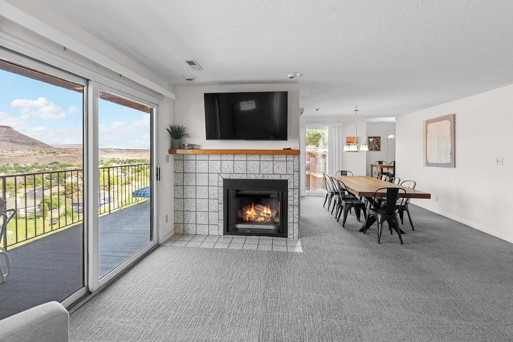 Cozy Condo - Stay for 9