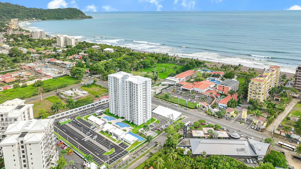 Upstay - New Condo in Jaco - 5 Mins From Beach
