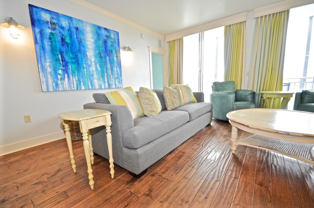 Six Palms Dreamin 2 Bedroom Condo By Coastal Dreamin view 4