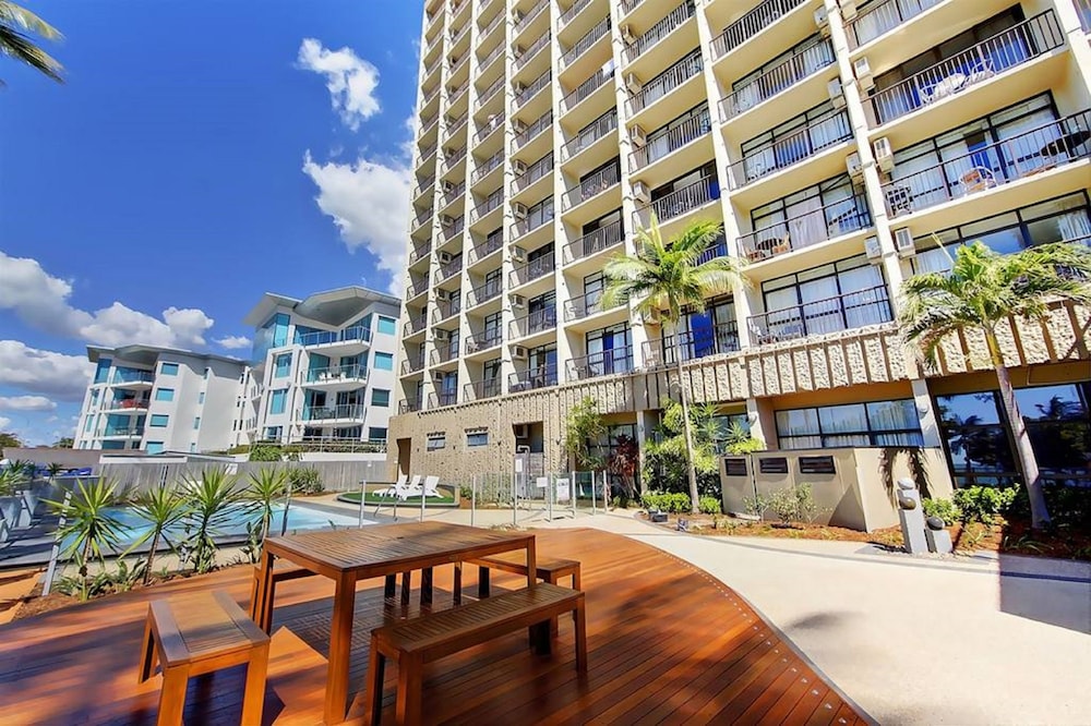 Hotel Aquarius on the Beach - Image 1