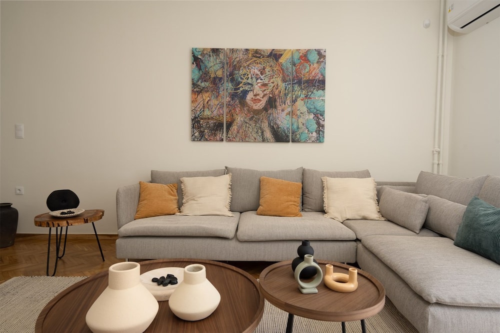 Modern Luxurious Apartment in the Heart of Athens