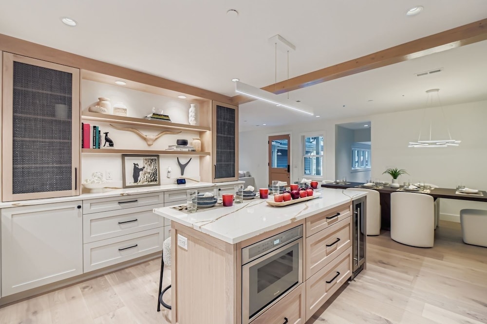 Old Town Luxe Retreat-walk To Main. Hottub-casita 173 4 Bedroom Home