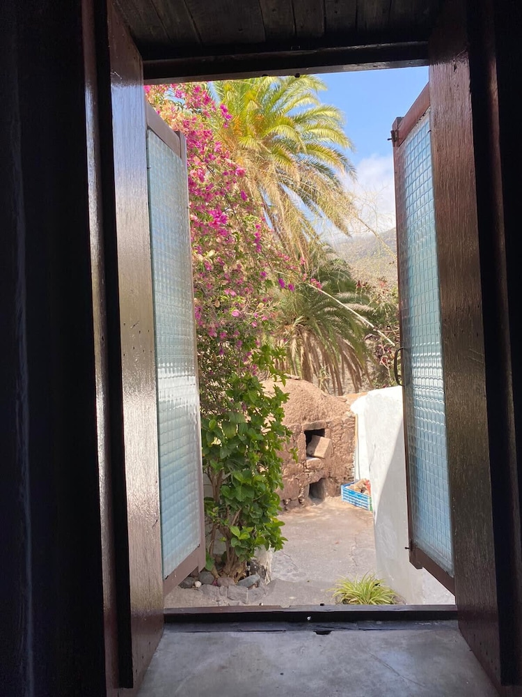 4BR Heaven Close to Nature and Ocean in Quiet Setting
