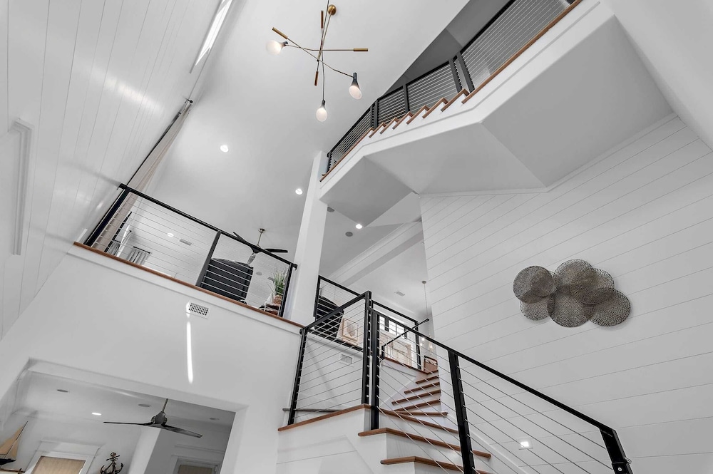 Rooftop Deck w/ Views, Pool, Luxury 5bdr Resorting To Happiness by Avantstay