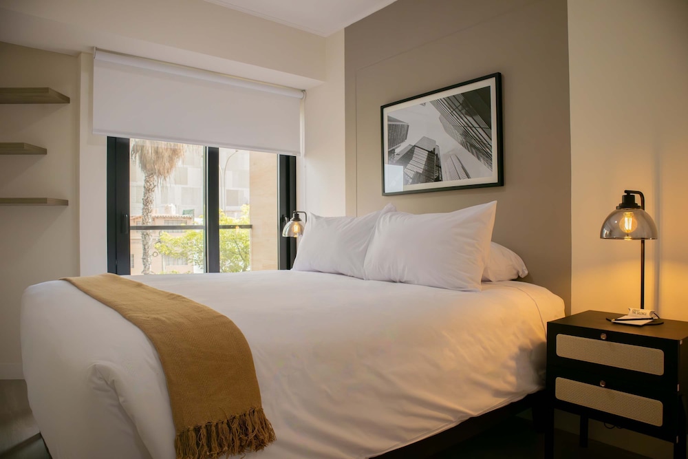 w Distinctive 1BR w Balcony in Barranco