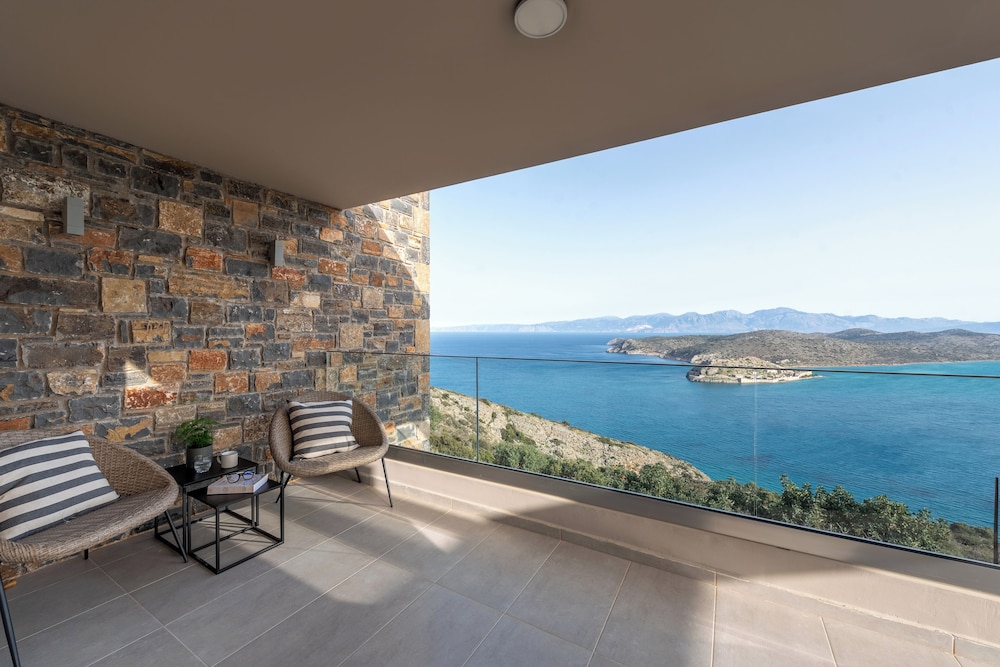 Notiko villas