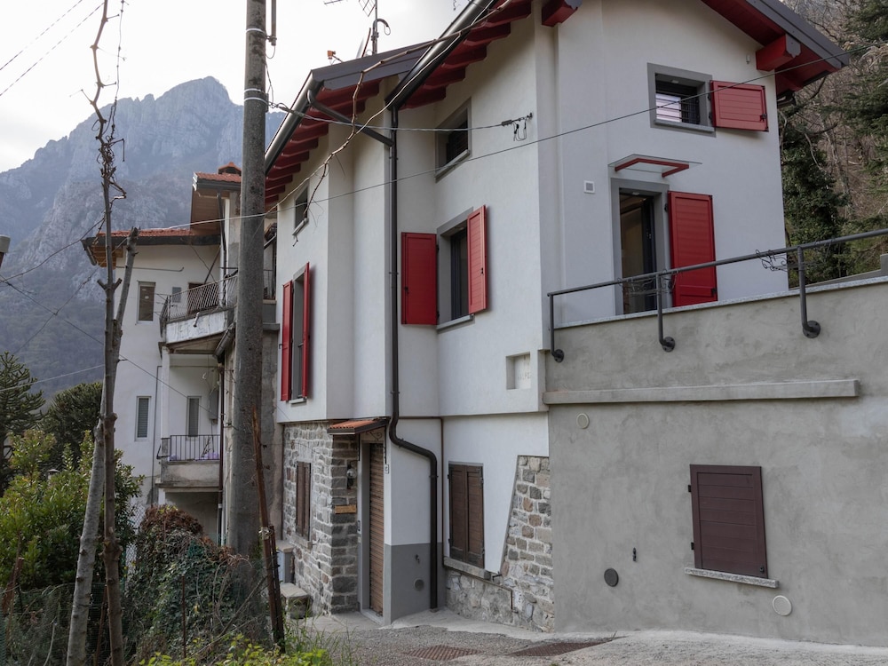 Al Sollievo House in Lecco