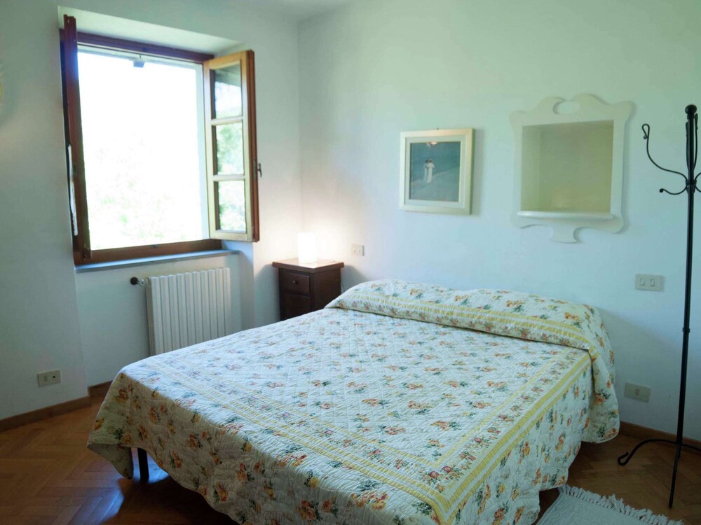 Villa in Casentino With Pool & Castle Views view 3