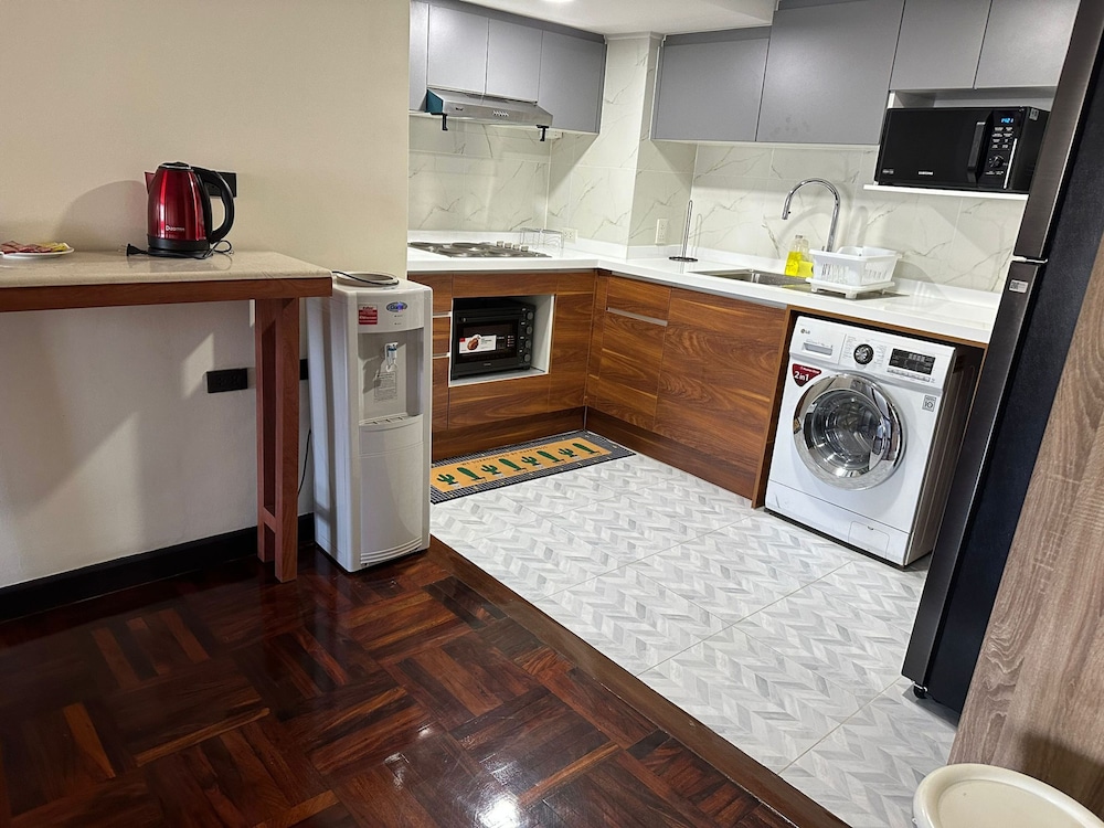 Omni Tower Sukhumvit Nana - Direct