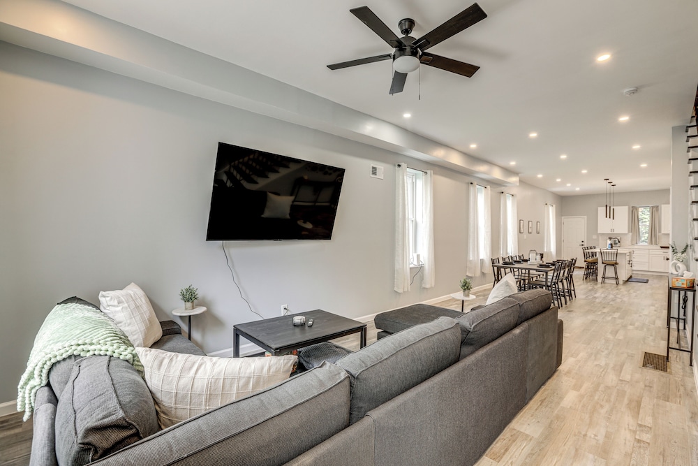Group Getaway w/ Games & Patio in Philadelphia!