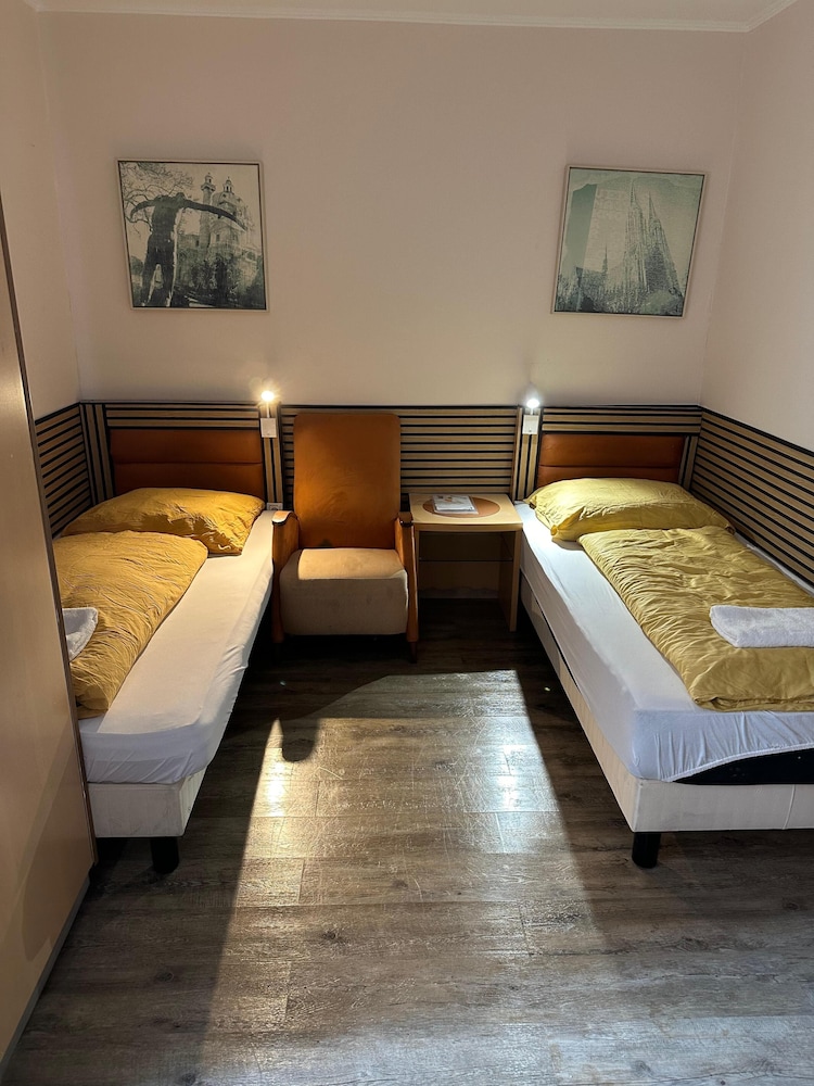 Motel Caesar
