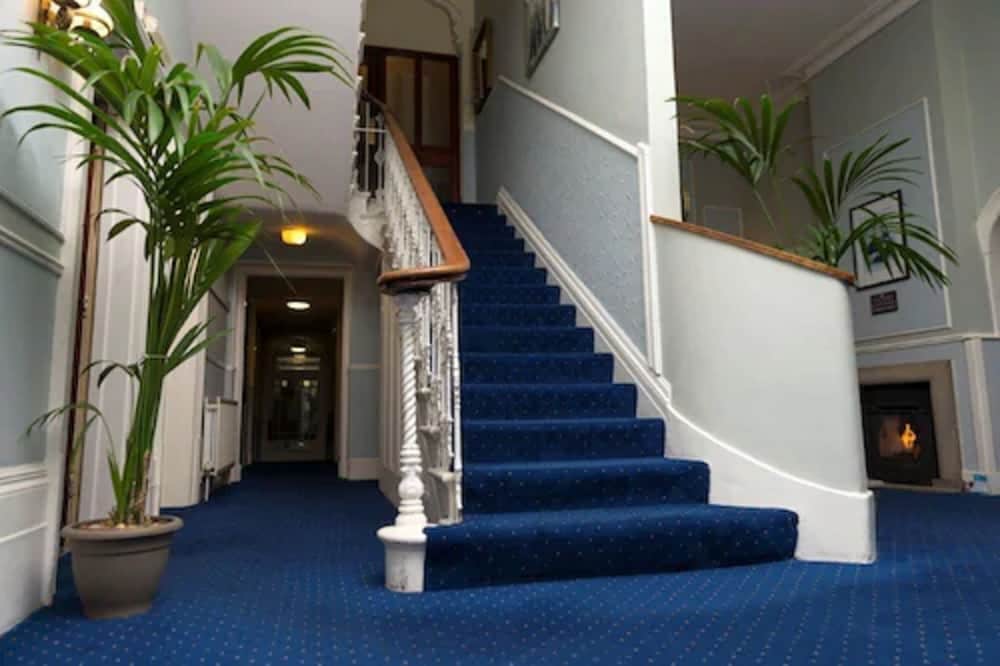 Ryde Vacations - Royal Esplanade Hotel - Property Image 2