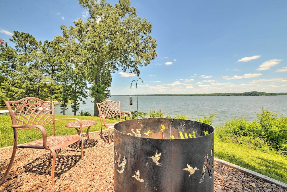 3,000 Sq Ft A-frame Home on Kentucky Lake w/ Dock!