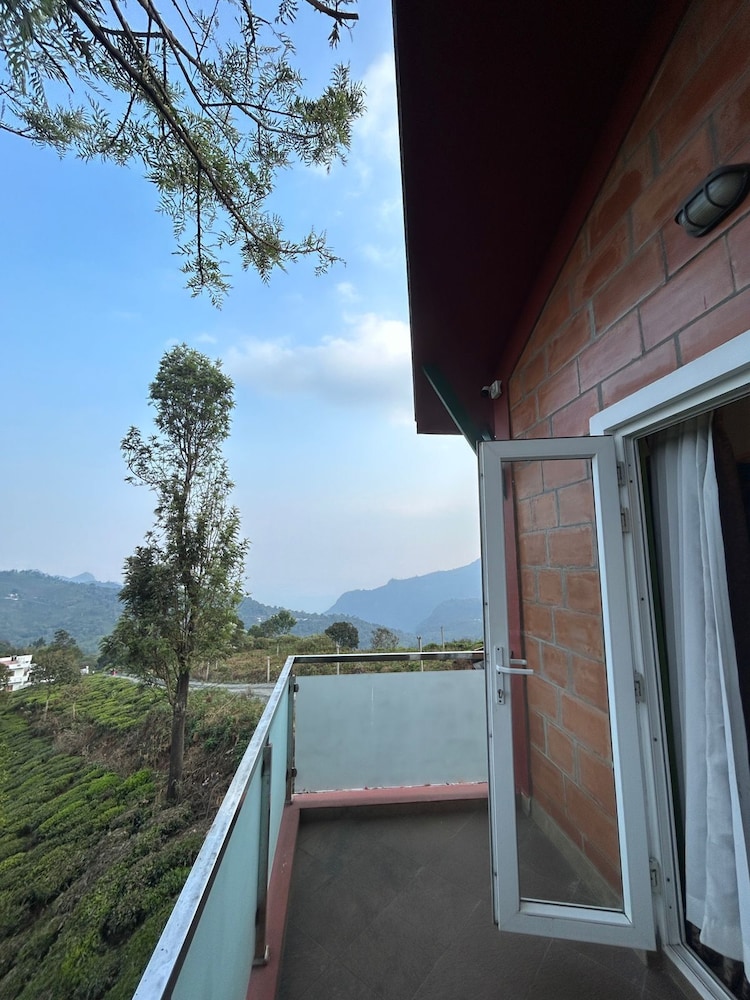 S ELLA Residency