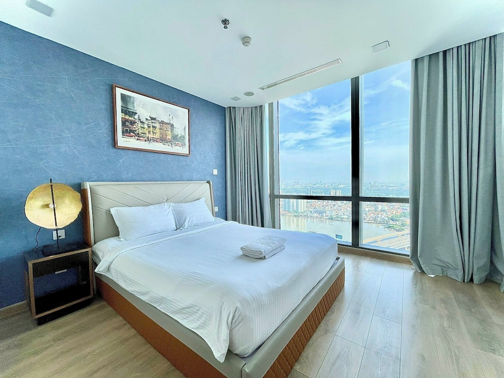 Somi Luxstay Landmark 81