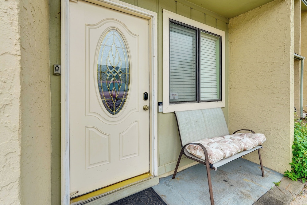 Resort-style PCB Townhome: Beach Access & Pools!