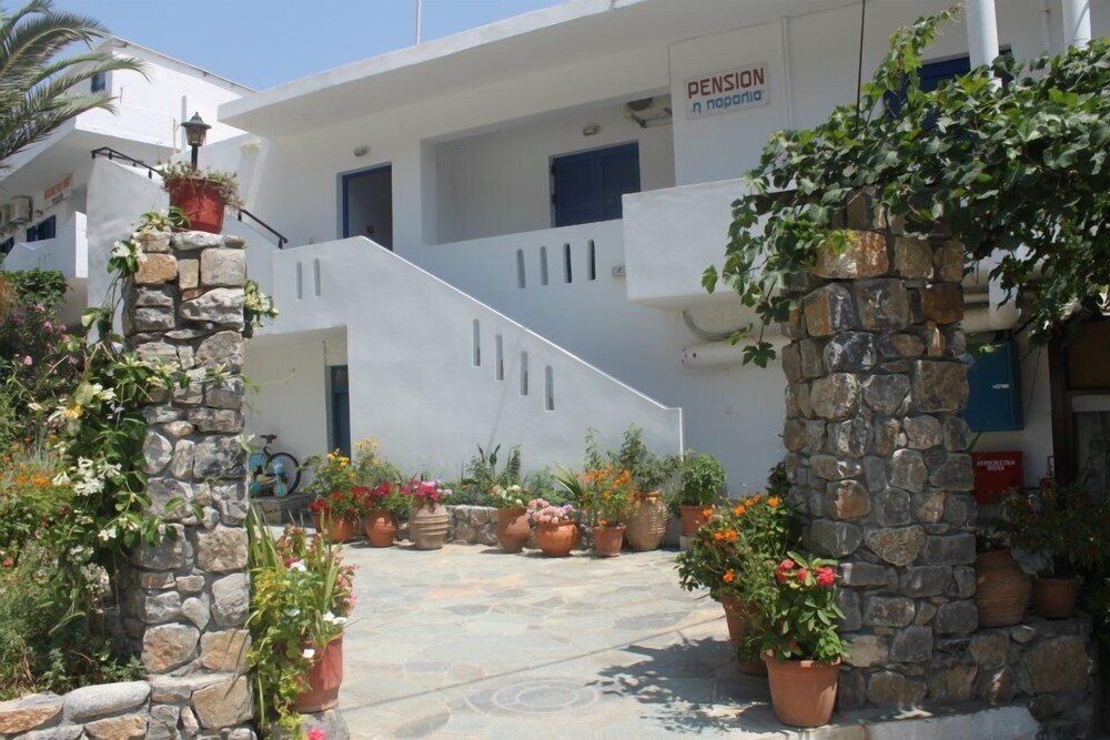 Paralia Rooms