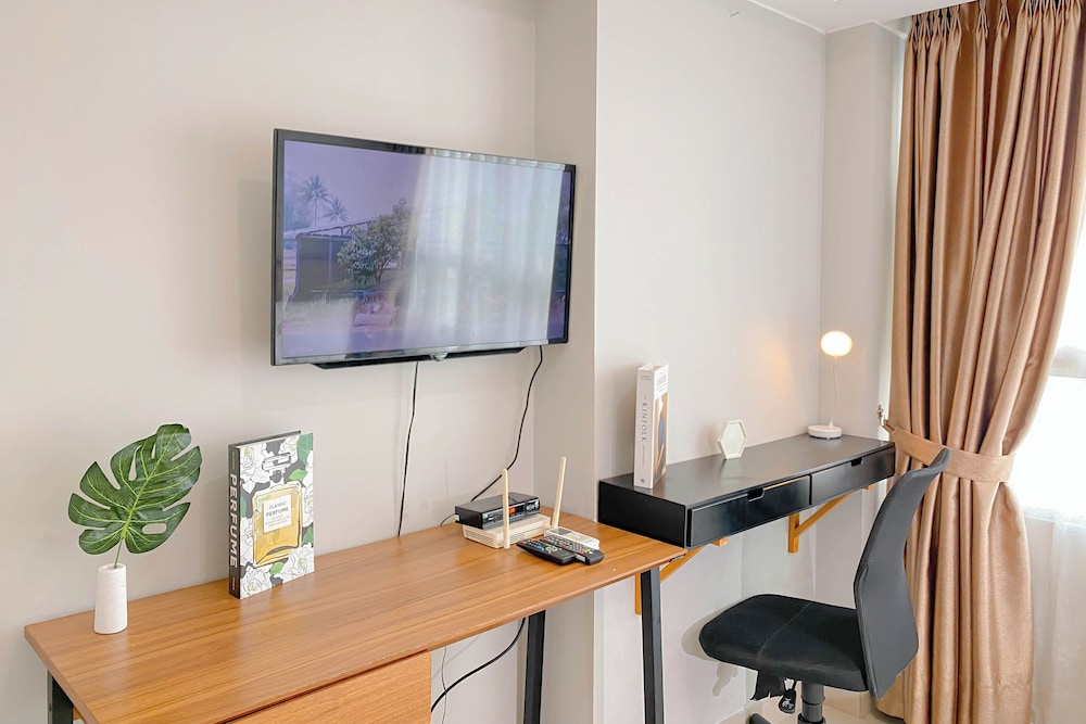 Good Location And Simply Studio Springlake Summarecon Bekasi Apartment