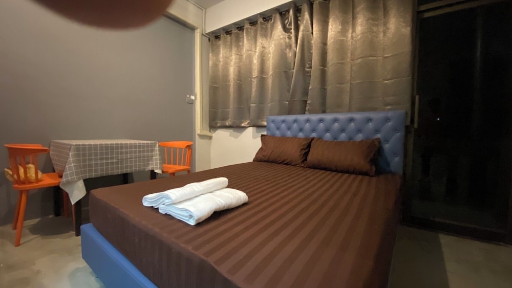 Capricorn Hostel