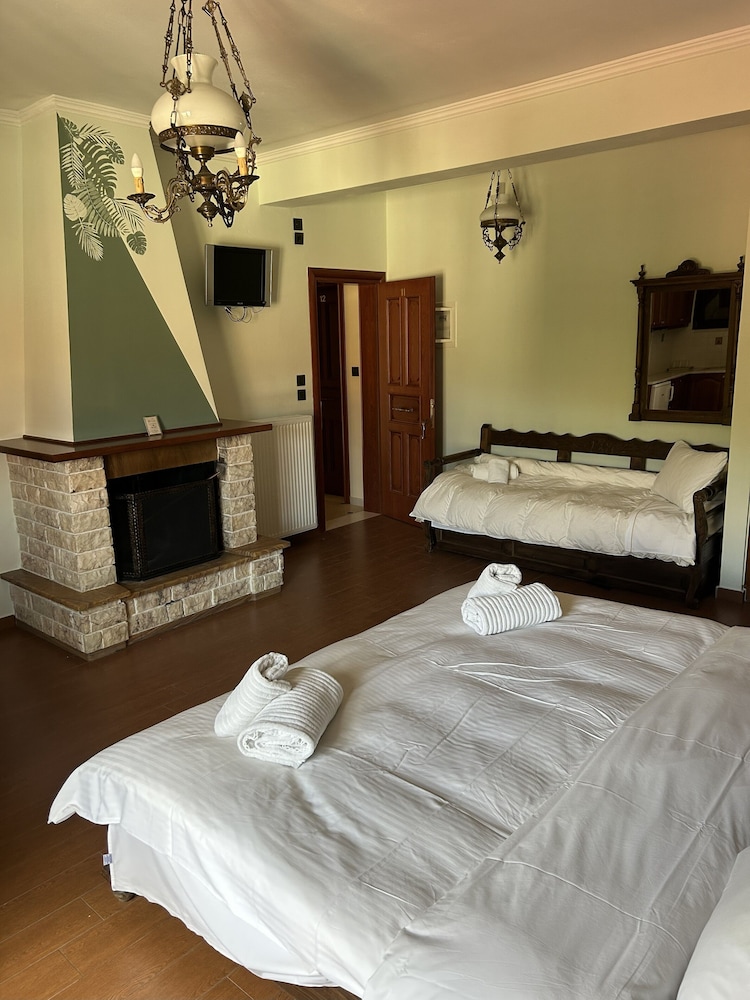 Aristarchos Lodge