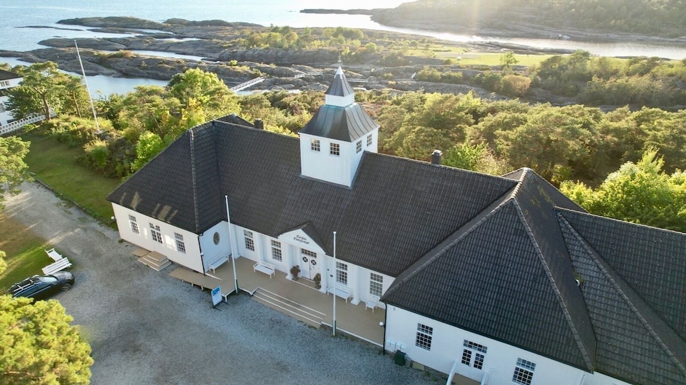 Hotel Langesund Bad Hotell - Image 1