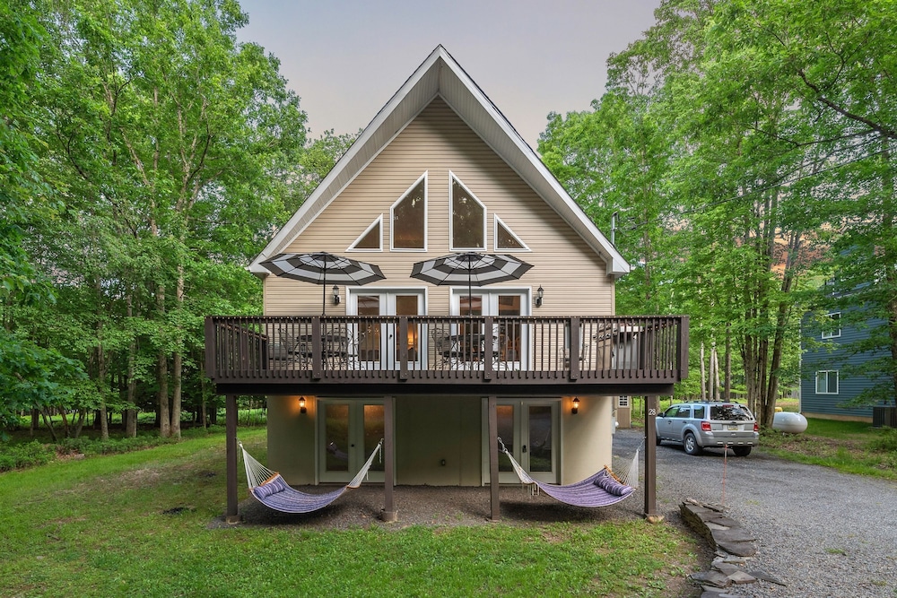 Alpine Serenity by Avantstay Beach Lake Access Theater Deck Playroom