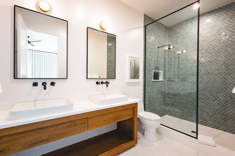 Brand New The Greenmoor House With Pool