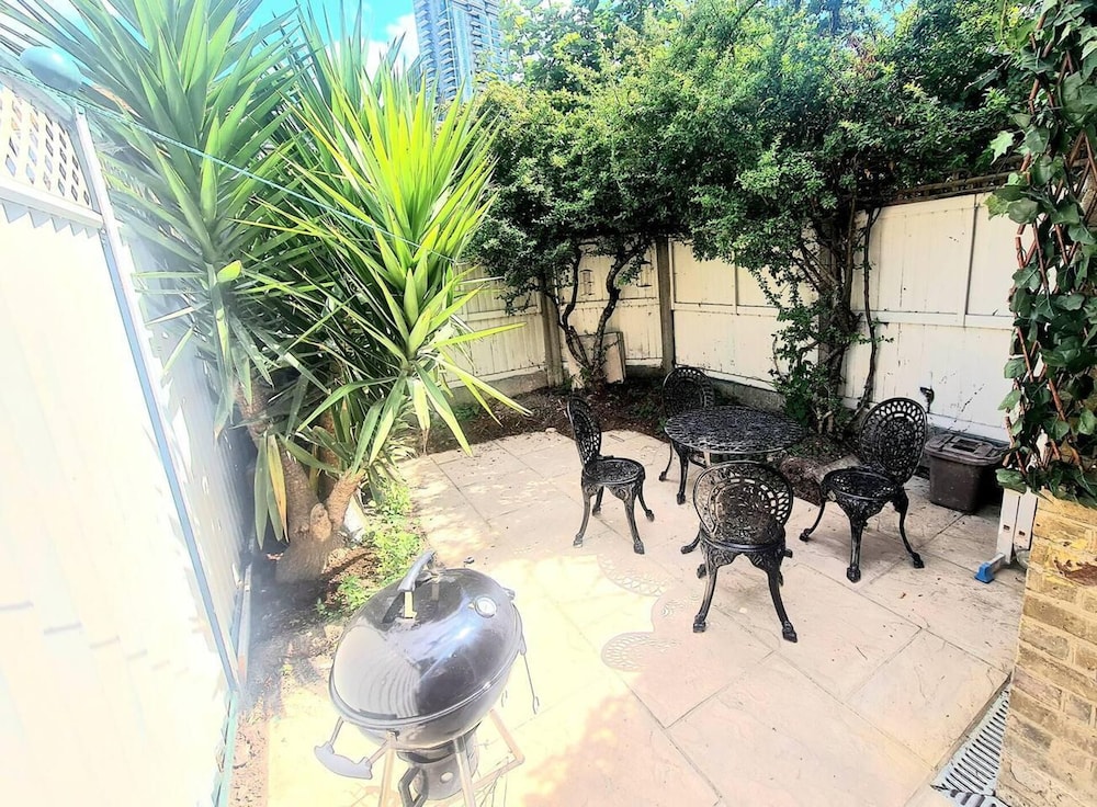 outdoor bbq area