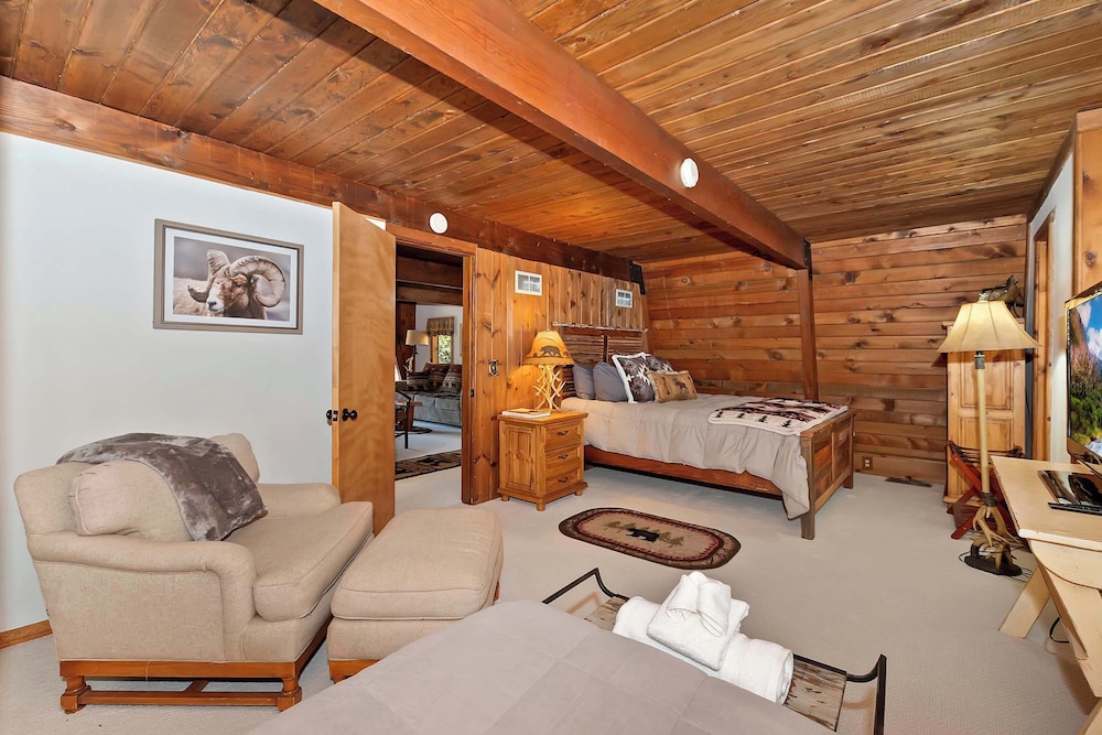 Yosemite Pines Cabin - Sleeps 6